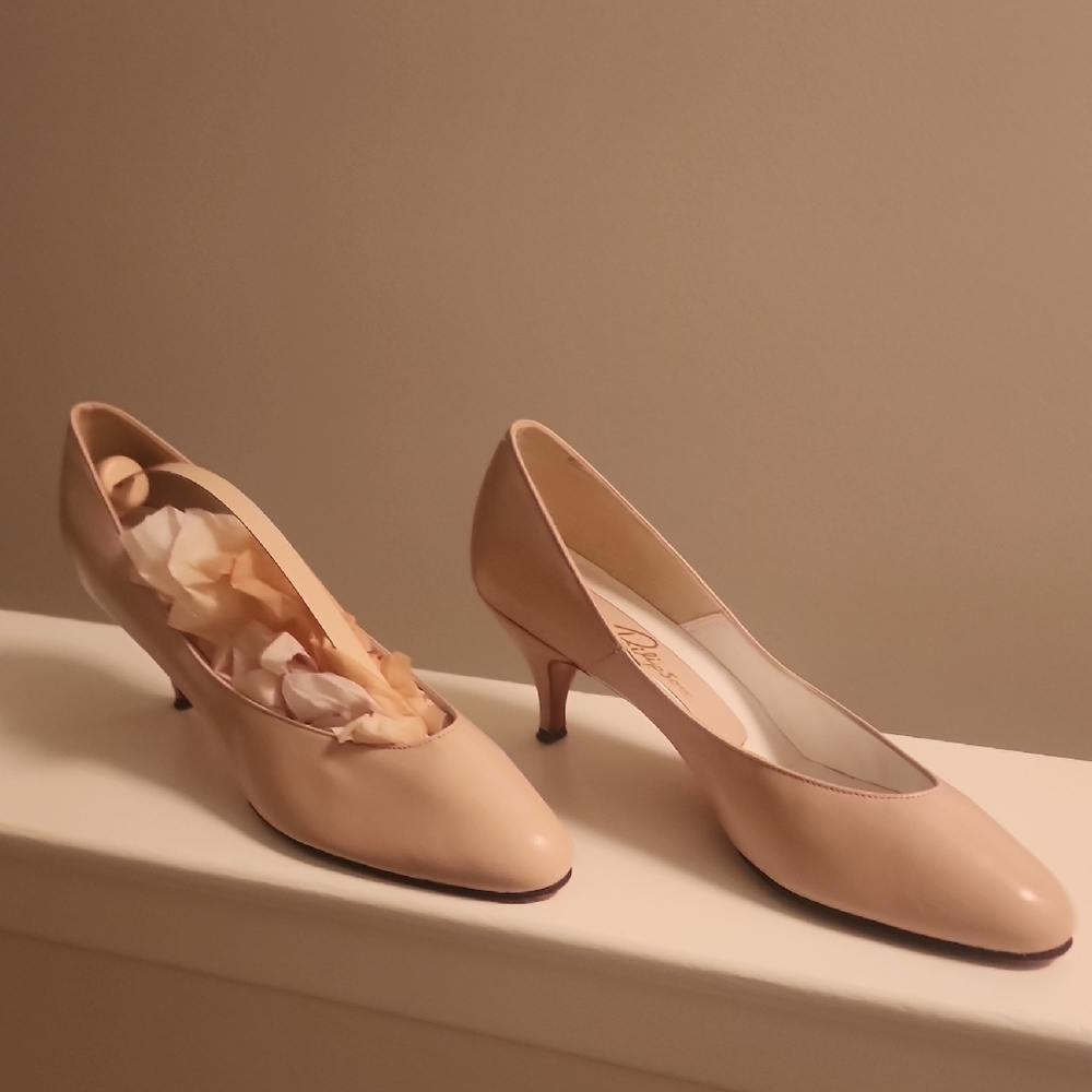Stanley Classic Beige Heels